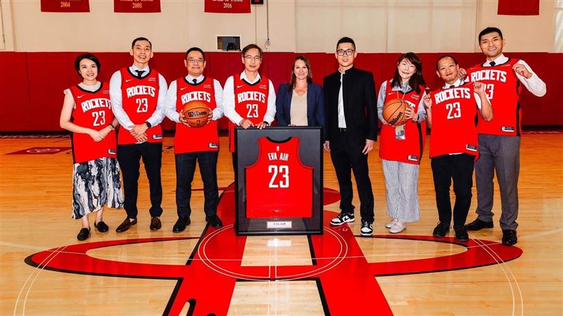 長榮航空跨足NBA　與休士頓火箭隊合作