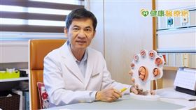 李世明醫師解答，備孕期間除了酒、咖啡、藥品要留意的量之外，只要是均衡的飲食就是好的飲食。