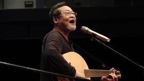 《撼山河 撼向世界》紀錄國寶大師陳明章的故事。（圖／我們之間影像製作有限公司提供）