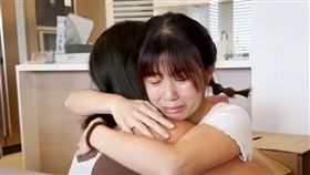 老爸的妻子「新店蔡依林」痛哭。（圖／翻攝自YT）