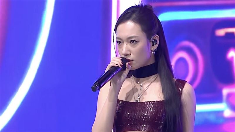最辣鄉民老婆自彈自唱　廣播金鐘開場暈爆