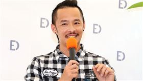 藍波老師抗癌成功率團隊加入教育機構。（記者邱榮吉/攝影）