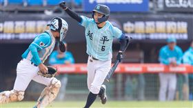 ▲黑豹旗高中棒球賽開幕戰，北市延平高中面對衛冕軍穀保家商。（圖／中華棒協提供）