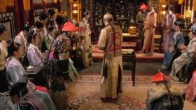 《甄嬛》滴血認親名場面…欣貴人心裡在想啥？1個小動作看出端倪 翻攝自甄嬛傳