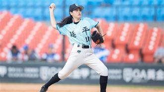 延平「女黑豹」三振穀保　敵隊休息室嗨翻