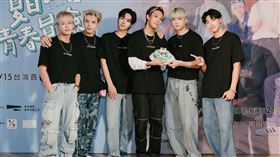 子翔（左起）、哲言、佳辰、煥鈞、祖安、文廷（圖／寬想國際娛樂提供）