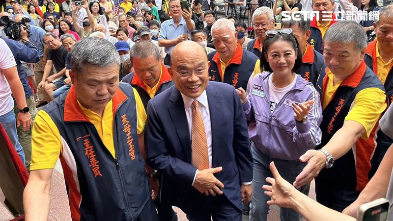 卸任閣揆後首輔選　蘇貞昌赴天母挺吳思瑤