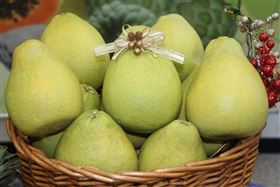 文旦加工後剩餘料後續當堆肥　並非遭丟棄成山（業配勿用）