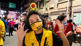 王薇君發文透露，坦言「這些年來我累了」，並且將於近日退黨。（圖／翻攝自王薇君臉書）