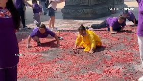 A起乩掃炮灰18001