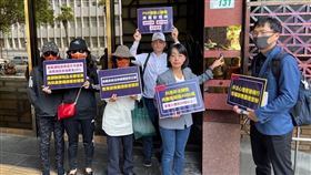 王婉諭赴台北地檢署提出告發。（圖／王婉諭辦公室提供）