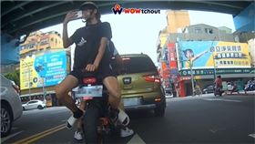 士林,騎士,乘客,反坐,猴子,圖／翻攝自WoWtchout - 地圖型行車影像分享平台
