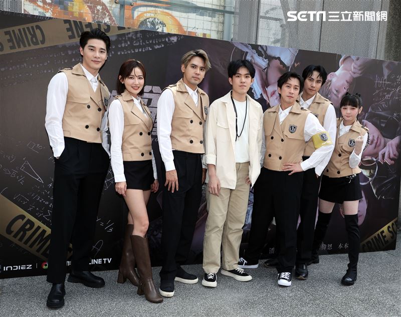 陳漢典、陳零九、潘君侖、梁以辰、宋偉恩、本本、製作人郭方儒出席《百分之一相對論》試映會。（記者邱榮吉/攝影）