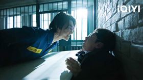 ▲《惡人傳記》申河均、金英光、辛載夏主演。（圖／愛奇藝國際站提供）