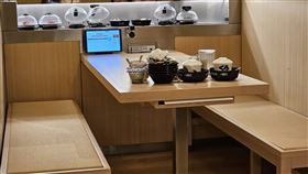 吃完壽司1舉動被讚最好身教　全場戰翻了（圖／翻攝自爆廢公社二館）