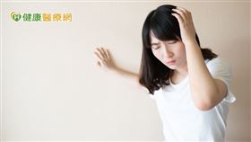 地中海型貧血輕症可以依照身體負荷程度適度運動，中重度患者則不宜從事劇烈運動，建議與醫師討論適合自己的運動型態與運動量。