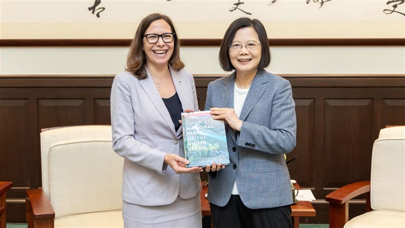 蔡英文會見羅森柏格　談提升國防實力成果