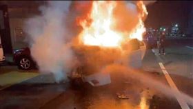 韓劇異能彰化版？開車黑影竄出他險成焦屍(圖/翻攝畫面)
