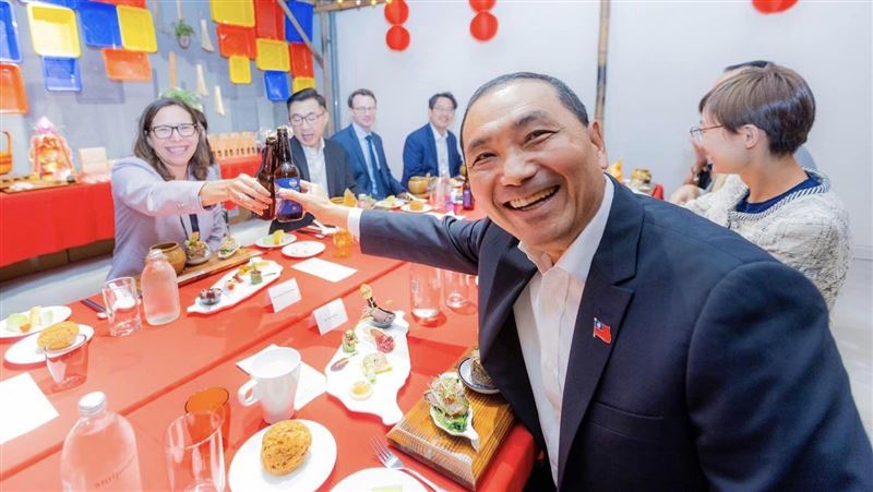 吳欣岱問侯友宜：你知道有人在扯你後腿嗎