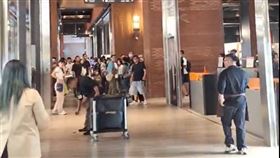 新北,裕隆城,磚頭,脫落,