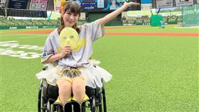 豬狩友香靠輪椅度日，仍努力維持正能量。(圖／翻攝豬狩友香IG)
