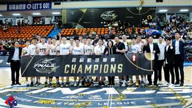 ▲裕隆拿下第20屆SBL總冠軍，當時吳季穎是陣中球員。（圖／翻攝自裕隆納智捷籃球隊臉書）