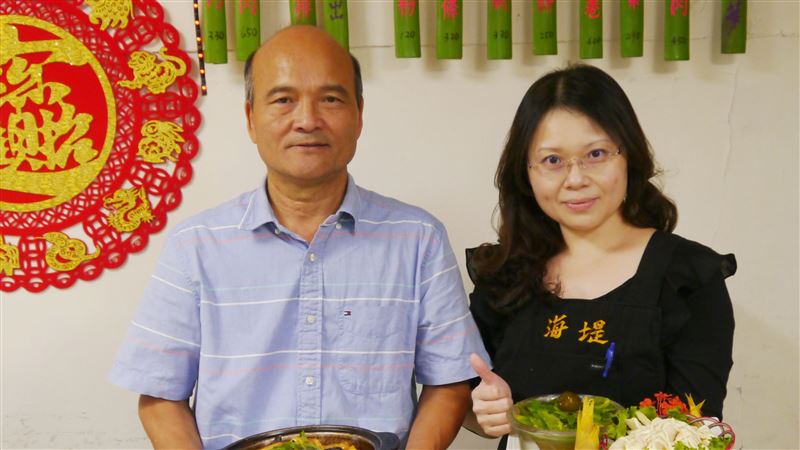 前八里鄉長攜手餐旅師妻　推竹筍健康料理