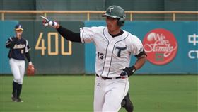 ▲台鋼雄鷹靠著孫易伸敲出二壘安打2：0領先富邦悍將二軍。（資料圖／翻攝自台鋼雄鷹臉書）