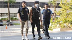 ▲吳季穎進入士林地檢署。（圖／記者楊澍攝）