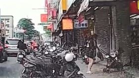 新北市,板橋,嬰兒車,滑手機