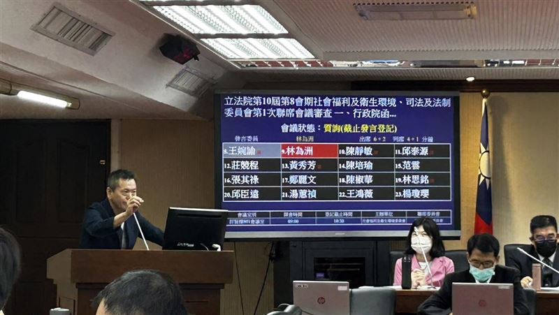 審查人員沒徵滿！藍委批加熱菸「審太快」