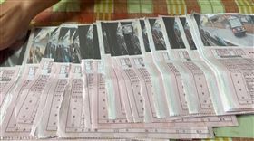 半個月收64張罰單 ，紅燈右轉沒打燈，鄰居反目，架15架監視器全天候拍攝(圖／翻攝畫面)