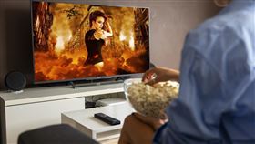 老人、公公、看電視（示意圖／翻攝自Pixabay）