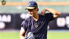 ▲中信兄弟牛棚大將李振昌，相隔5個月的復健重返一軍。（圖／翻攝自兄弟Fans Club臉書）