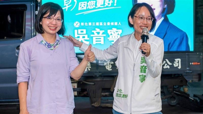 謝衣鳳遭疑穿白T擺拍 她爆吳音寧穿三手衣
