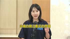 謝衣鳳下田爭福利　穿3千元衣扮農婦挨轟「擺拍」