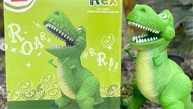 抱抱龍存錢筒。（圖／郭辦提供）