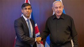 英相蘇納克與以色列總理尼坦雅胡會晤英國首相蘇納克（左）19日在以色列與總理尼坦雅胡（右）會晤，同意以色列「有責任」在遭遇恐怖攻擊後重建國家安全。（英國首相府提供）中央社記者陳韻聿倫敦傳真  112年10月19日