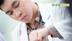 「血液保養」真有根據？善於觀察顧客的需求、資歷豐富的聖宜診所專科醫師曹智昇與讀者專業分享。