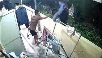 PUBG真人版上演！竊賊被平底鍋打爆