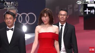 金鐘58／女主播一字領辣洩身材　網暴動了