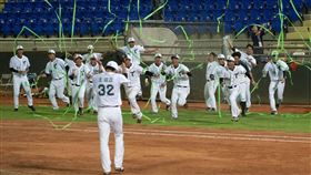 ▲台鋼雄鷹3連勝富邦悍將，拿下成軍首座二軍總冠軍。（圖／翻攝自台鋼雄鷹臉書）