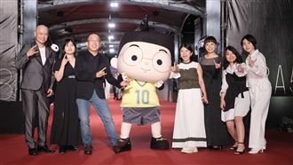 劇團阿甯咕走金鐘紅毯萌翻　搶動畫節目獎