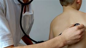 兒科，小兒科，醫生，聽診器，兒童，感冒（示意圖／翻攝自Pixabay）