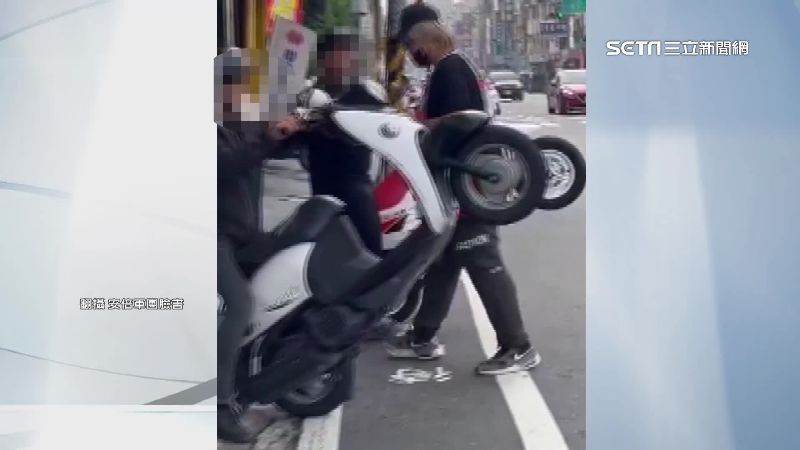 待轉區「窄」出名！騎士「翹孤輪」拍片諷