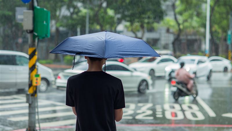 好冷！北台灣下雨到深夜「下週一回溫」