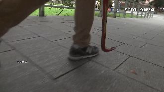 獨／持拔釘器追騎士　工人遭判拘役50天