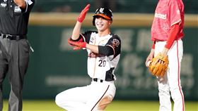 ▲統一獅菜鳥林佳緯敲出生涯首安與首打點。（圖／翻攝自統一獅官方粉絲團）