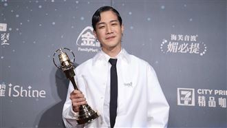 薛仕凌手抖拿獎「漲片酬」後台吐婚事進度