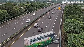 獨／釀4死17傷　遊覽車撞小客車畫面曝